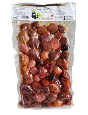 Black olives seasoned peasant style, stored in 300g vacuum bag.