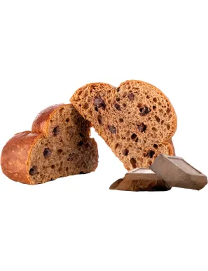 Brioche siciliana al cioccolato con il tuppo. Soffice e gustosa ripiena con pezzi di cioccolato.