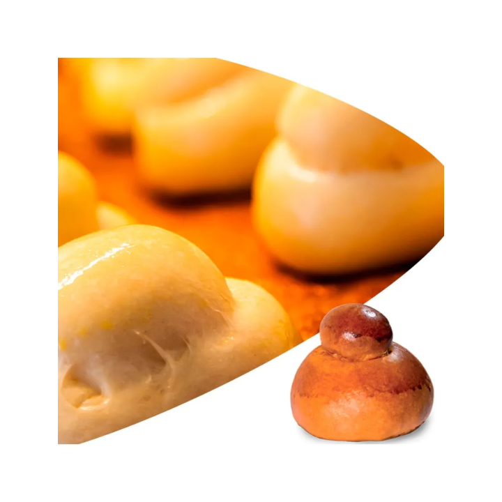 Mini version of the Sicilian Brioche with tuppo. Soft and tasty to be enjoyed with granita or ice cream.
