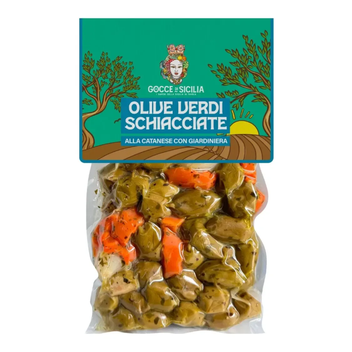Green olives crushed and seasoned with giardiniera, stored in 300g vacuum bag.