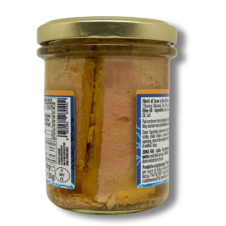 Deliziosi filetti di tonno lavorati artigianalmente e conservati in olio d'oliva