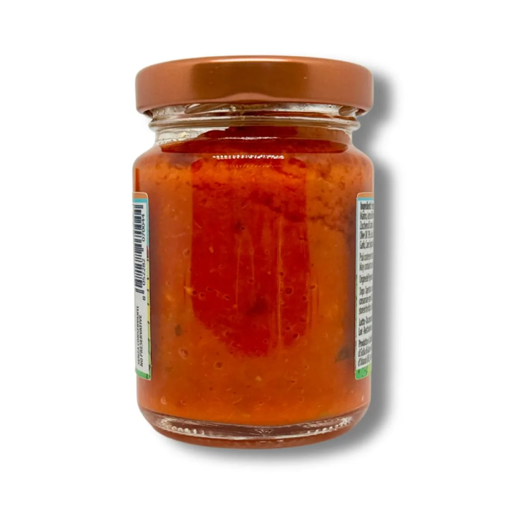 Crema di peperoni dolci siciliani con olio extravergine da spalmare sul pane o bruschette