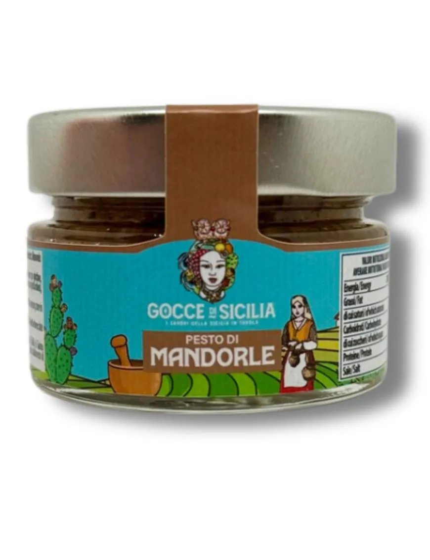 Pesto di mandorle per condire pasta, primi, verdure e pesce