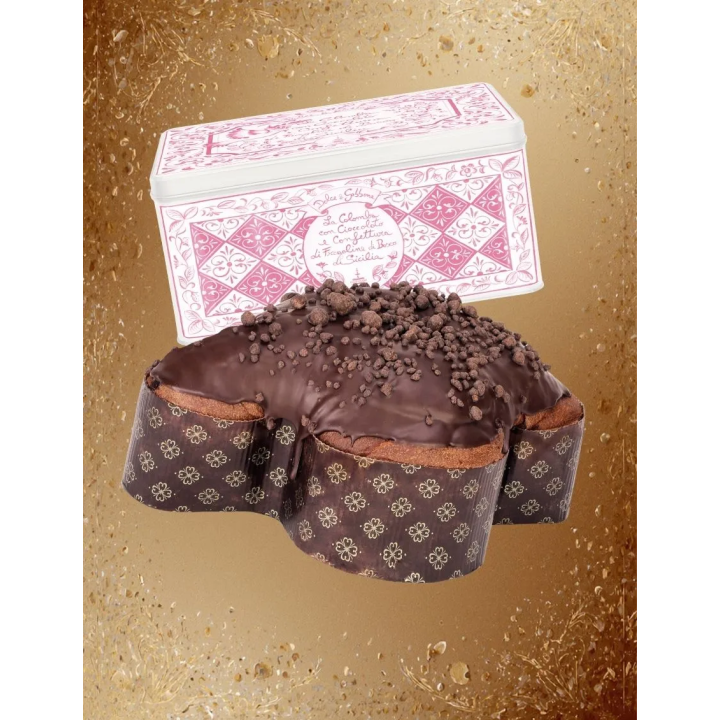 Colomba D&G Fiasconaro, with chocolate drops and wild strawberry jam, covered with dark chocolate.