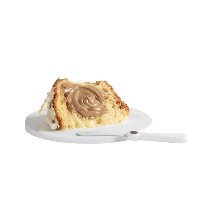 Colomba Oro di Manna Fiasconaro, with a jar of Manna cream