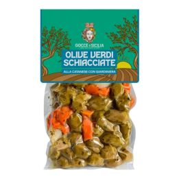 Green olives crushed and seasoned with giardiniera, stored in 300g vacuum bag.