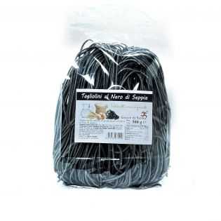 Tagliolini neri al Nero di Seppia (Spaghetti alla chitarra)