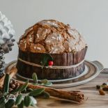 Panettone artigianale con agrumi canditi, uvetta e mandorle