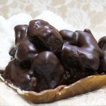 Pignolata Bianca and Nera, artisanal Messinese dessert - about 350 g