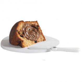 Handcrafted Colomba Oro Nero by Fiasconaro, with a jar of coffee cream