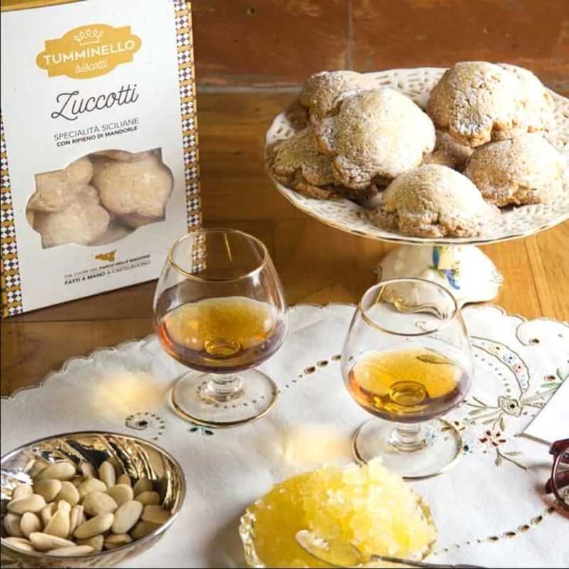 Sicilian sweets filled with almonds and pumpkin