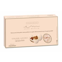 Maxtris sugared almonds with tiramisu flavor signed by Enzo Miccio in nude shades