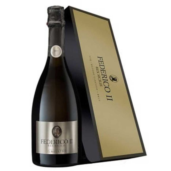 Spumante riserva in elegante astuccio di cartone originale della cantina Milazzo vini