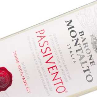 White wine obtained from the passivento method of the Barone Montalto winery