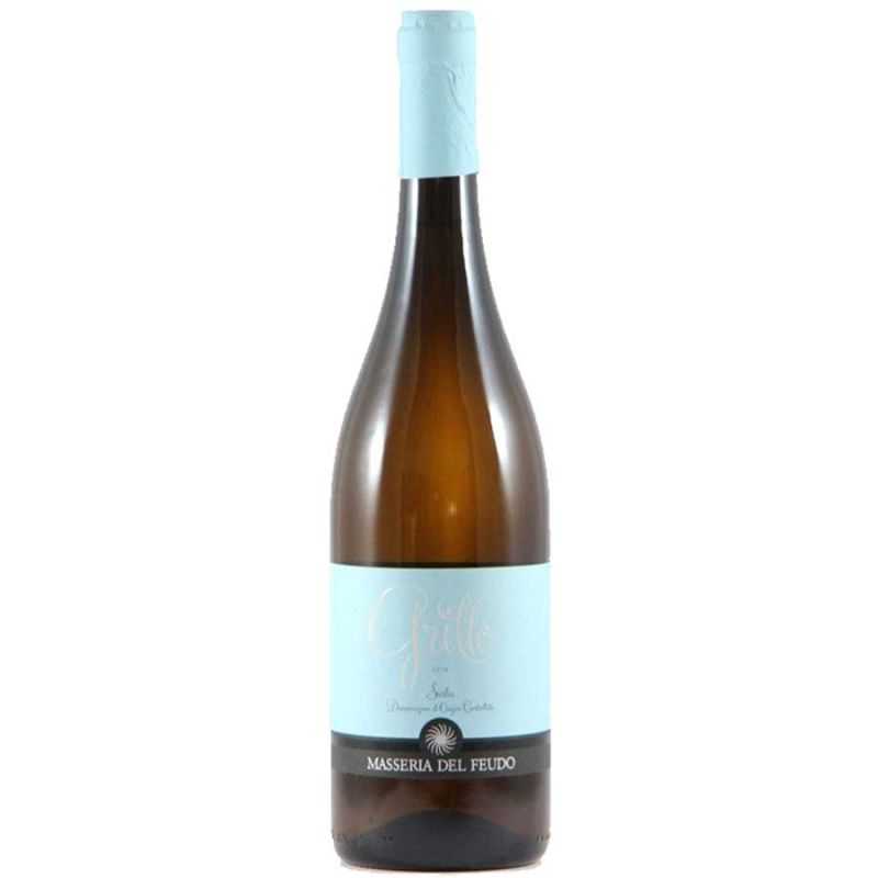 Sicilian organic wine from 100% Grillo grapes from the Masseria del Feudo winery Sicilian organic wine from 100% Grillo grapes from the Masseria del Feudo winery