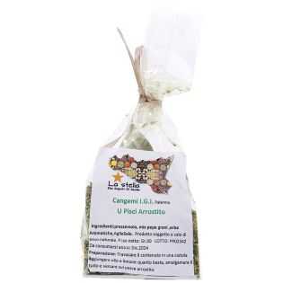 Mix of aromatic herbs and spices to flavor fish and meat