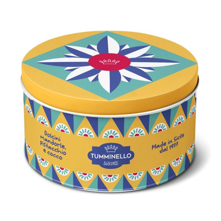 Traditional Sicilian biscuits in tin
