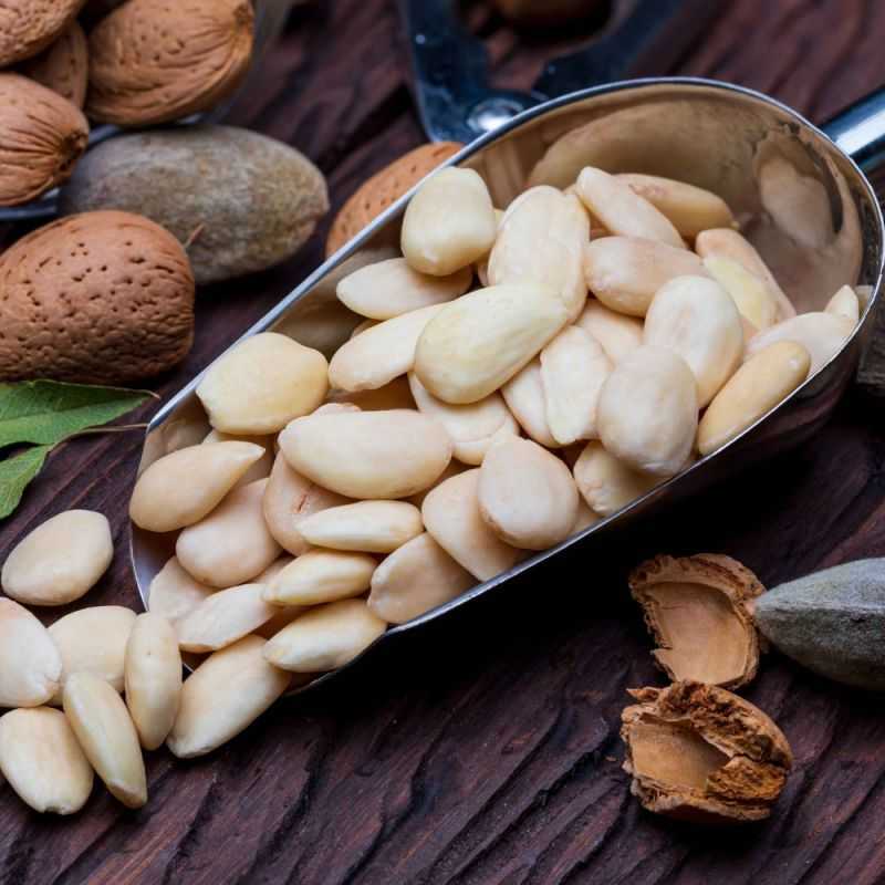 Peeled Almond - 200 g Peeled Almond - 200 g