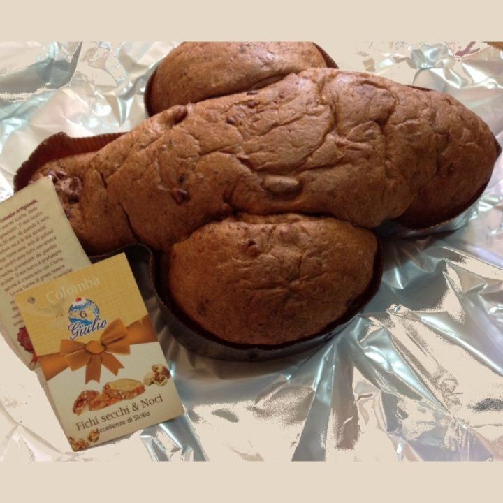 Dried figs and walnuts Panettone Giulio