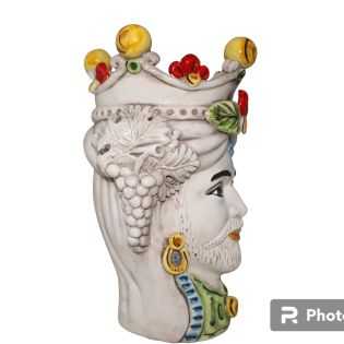 Il Moro di Caltagirone, decorated and handmade with the typical colors of Sicilian ceramics