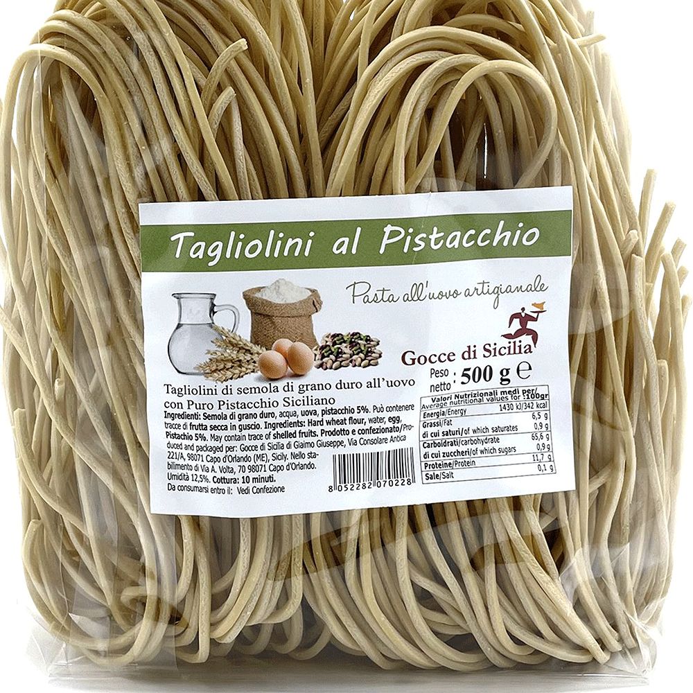 Handcrafted spaghetti alla chitarra with pistachio
