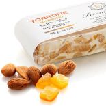 Torrone morbido ostiato alle mandorle e scorzette d'arancia da 150 grammi.