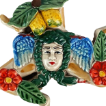 Trinacria fatta a mano in Ceramica Siciliana decorata con Foglie e Limoni