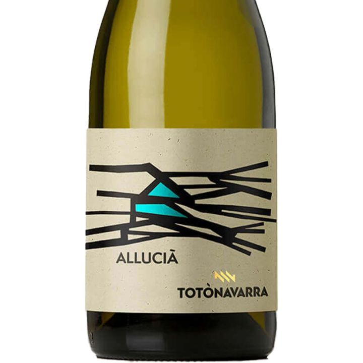 Allucià is a pure Grillo from Tenute Navarra certified Sicilia DOC