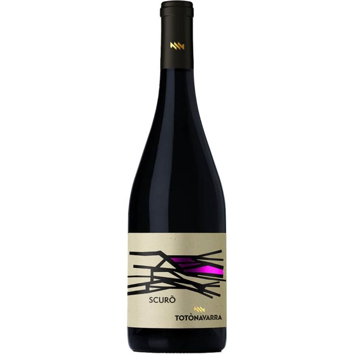 Scurò, a Nero d'Avola DOC red wine from Tenute Navarra that pays homage to the land