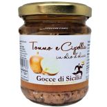 Tasty pieces of tuna enriched with sweet onion segments