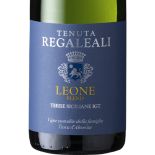 dettaglio del vino bianco Leone Blend dettaglio del vino bianco Leone Blend