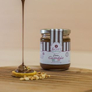 Gianduia chocolate sweet spreadable cream in a 190 gram jar