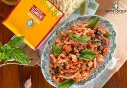 Busiate al Pesce Spada e Melanzane una Ricetta Siciliana dal Sapore Mediterraneo