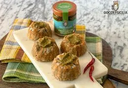 Tortini di Alici e Patate al Pesto di Finocchietto Selvatico: un antipasto siciliano profumato e irresistibile